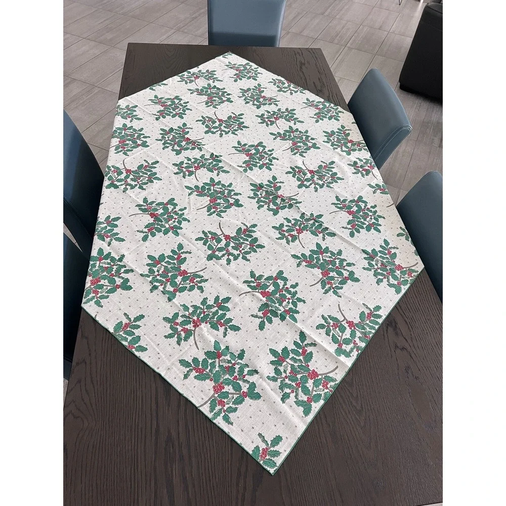 Leacock English Holly Square Christmas Table Cloth 52